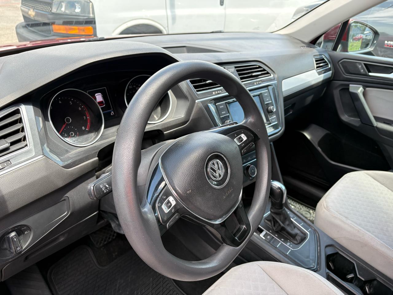 Volkswagen Tiguan S 2019