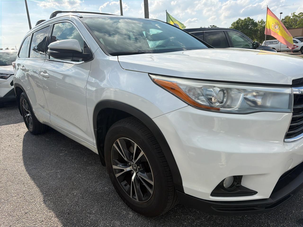 Toyota Highlander XLE AWD V6 2016