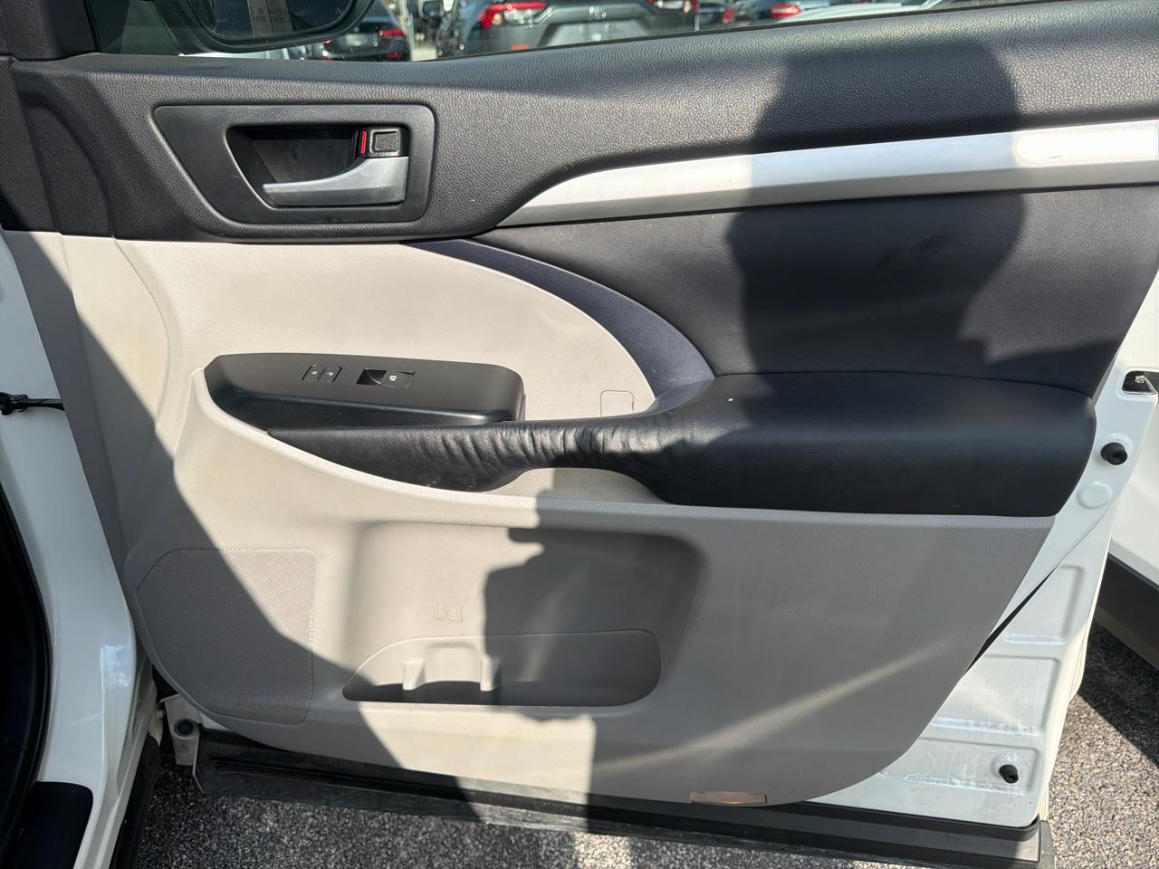 Toyota Highlander XLE AWD V6 2016