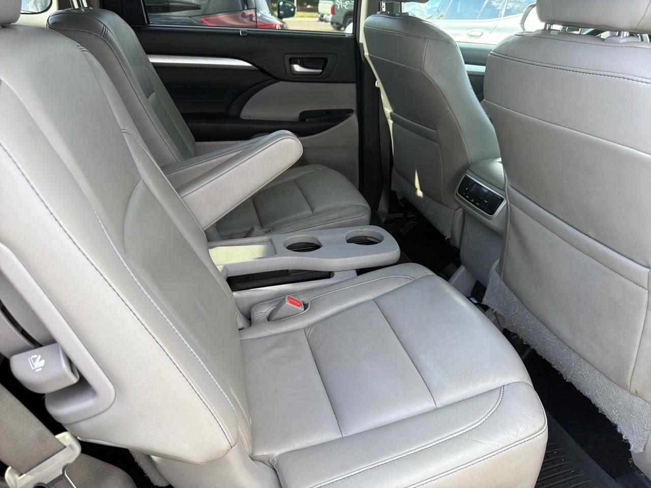 Toyota Highlander XLE AWD V6 2016