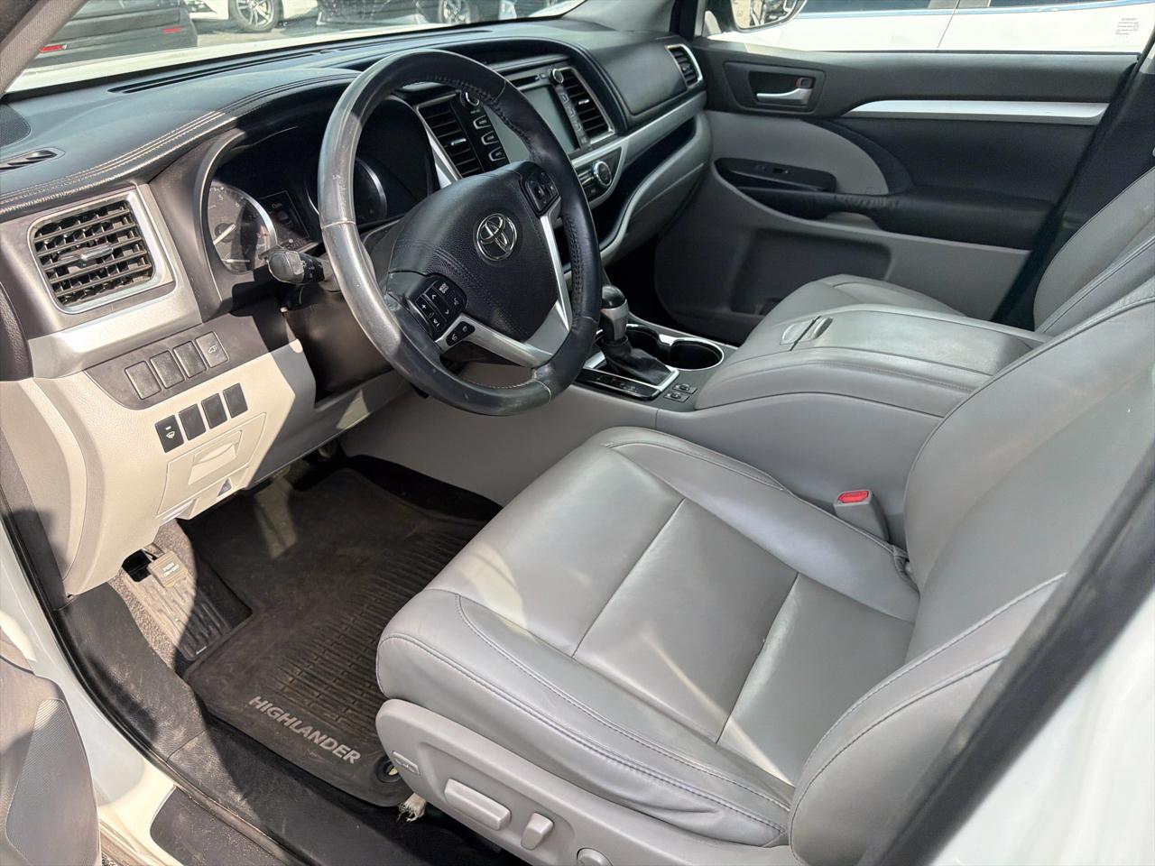 Toyota Highlander XLE AWD V6 2016