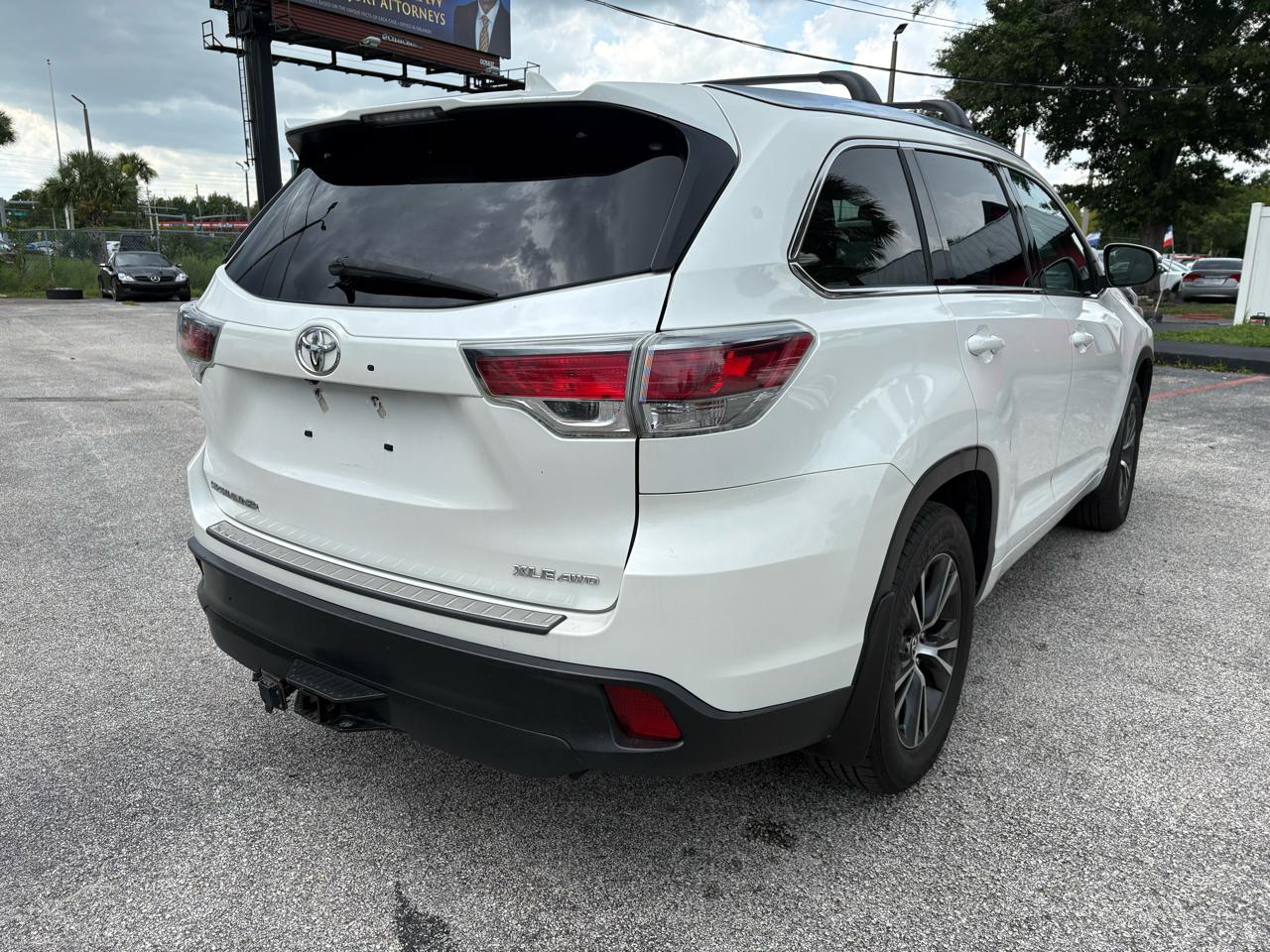Toyota Highlander AWD 4dr V6 XLE (Natl) 2016