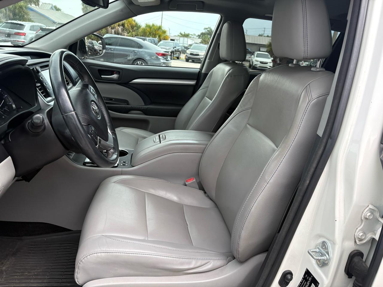 Toyota Highlander AWD 4dr V6 XLE (Natl) 2016