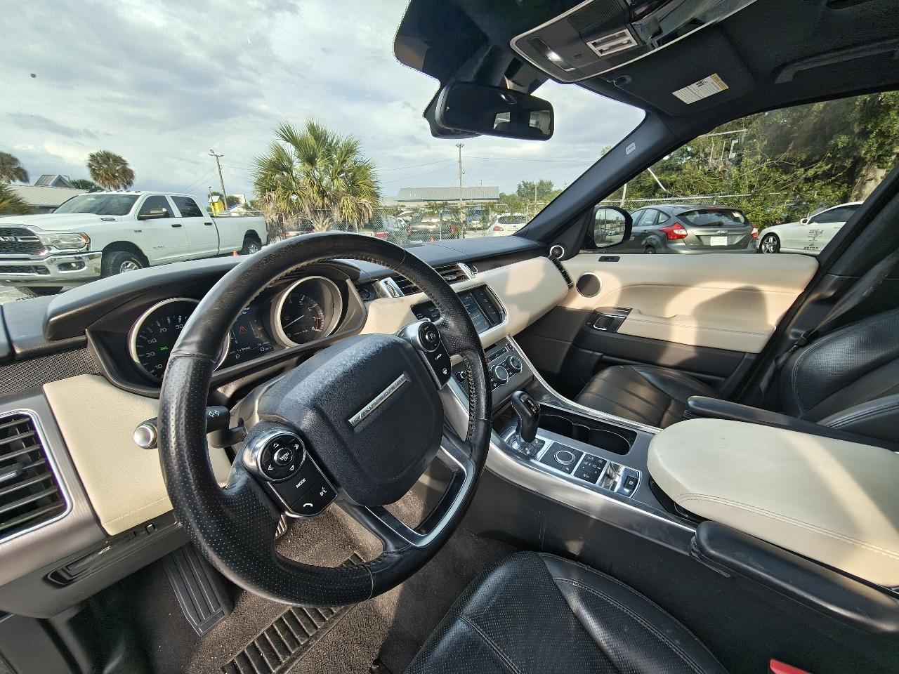 Land Rover Range Rover Sport 3.0L V6 Supercharged SE 2014