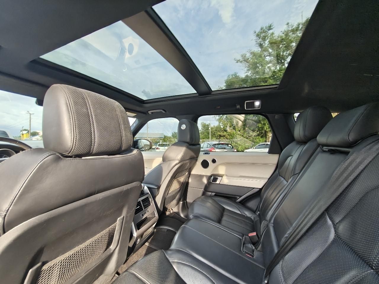 Land Rover Range Rover Sport 3.0L V6 Supercharged SE 2014