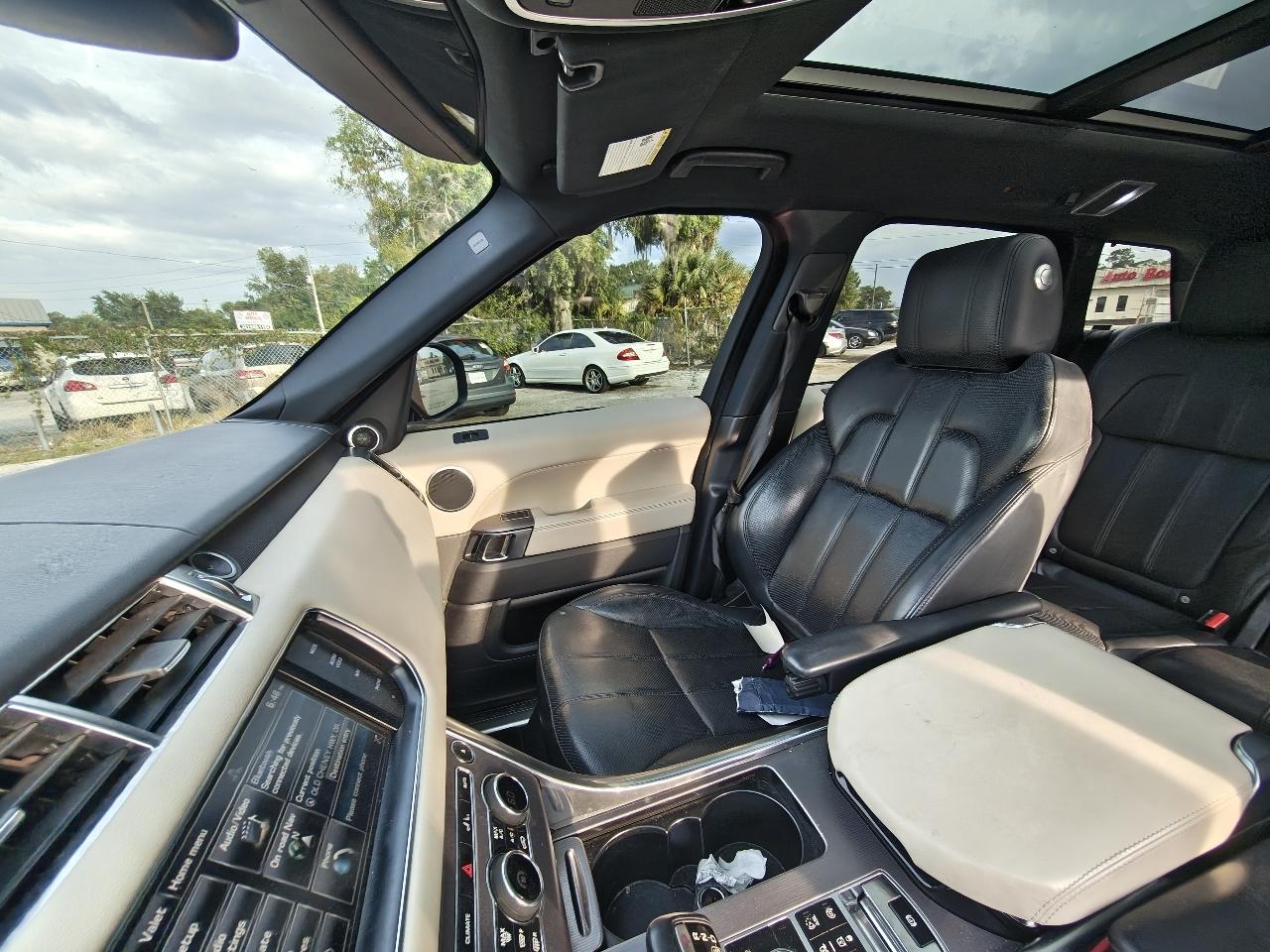Land Rover Range Rover Sport 3.0L V6 Supercharged SE 2014