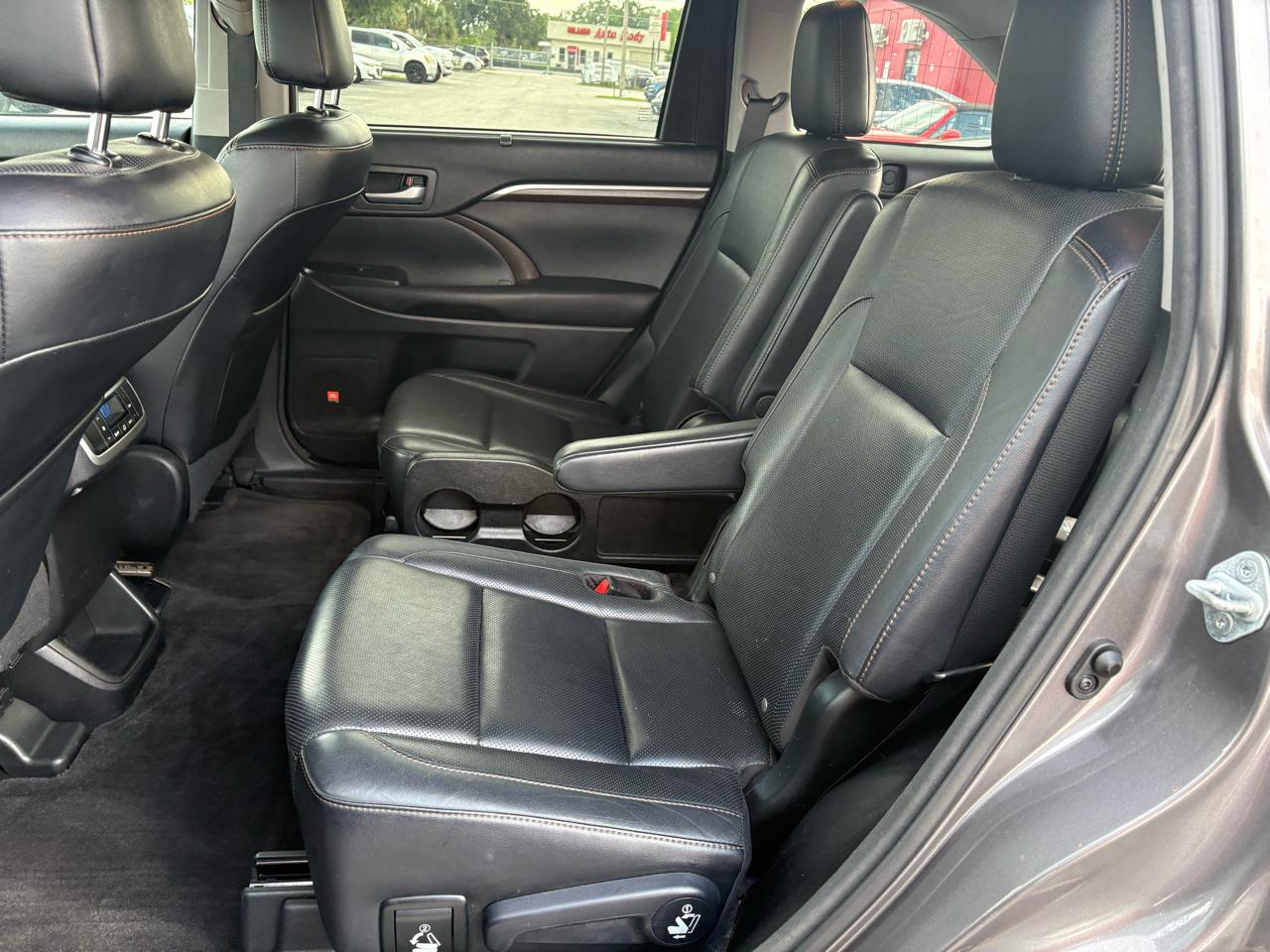 Toyota Highlander Limited AWD V6 2016