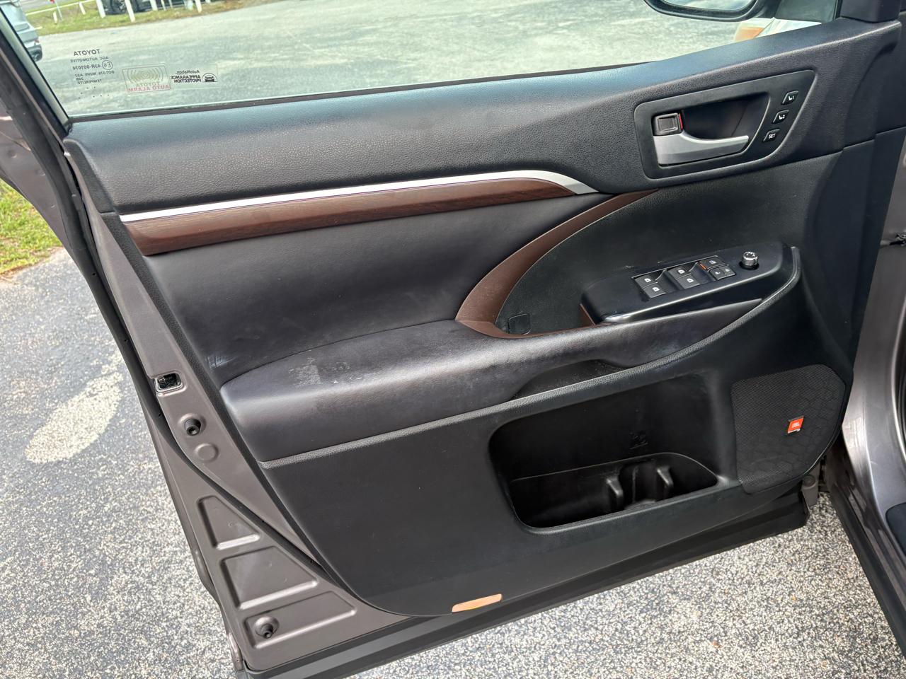 Toyota Highlander Limited AWD V6 2016