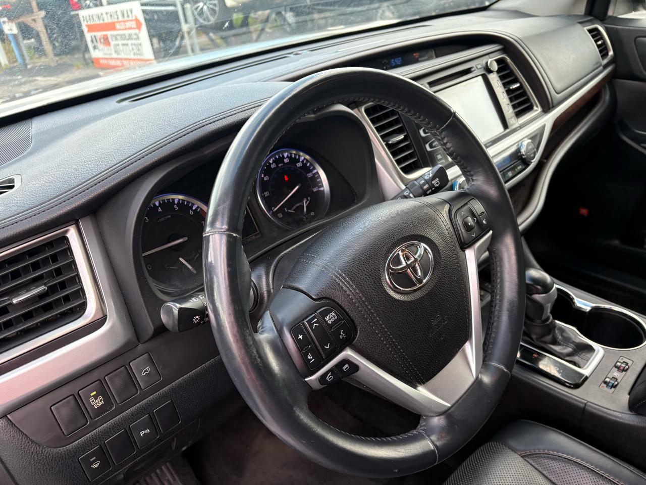 Toyota Highlander Limited AWD V6 2016