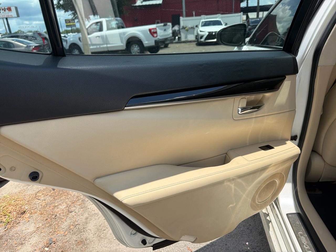 Lexus ES 350 Sedan 2015