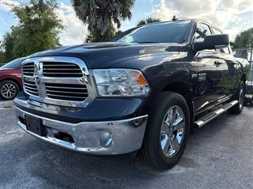 2017 RAM 1500 Big Horn 4x4 Crew Cab 5'7" Box