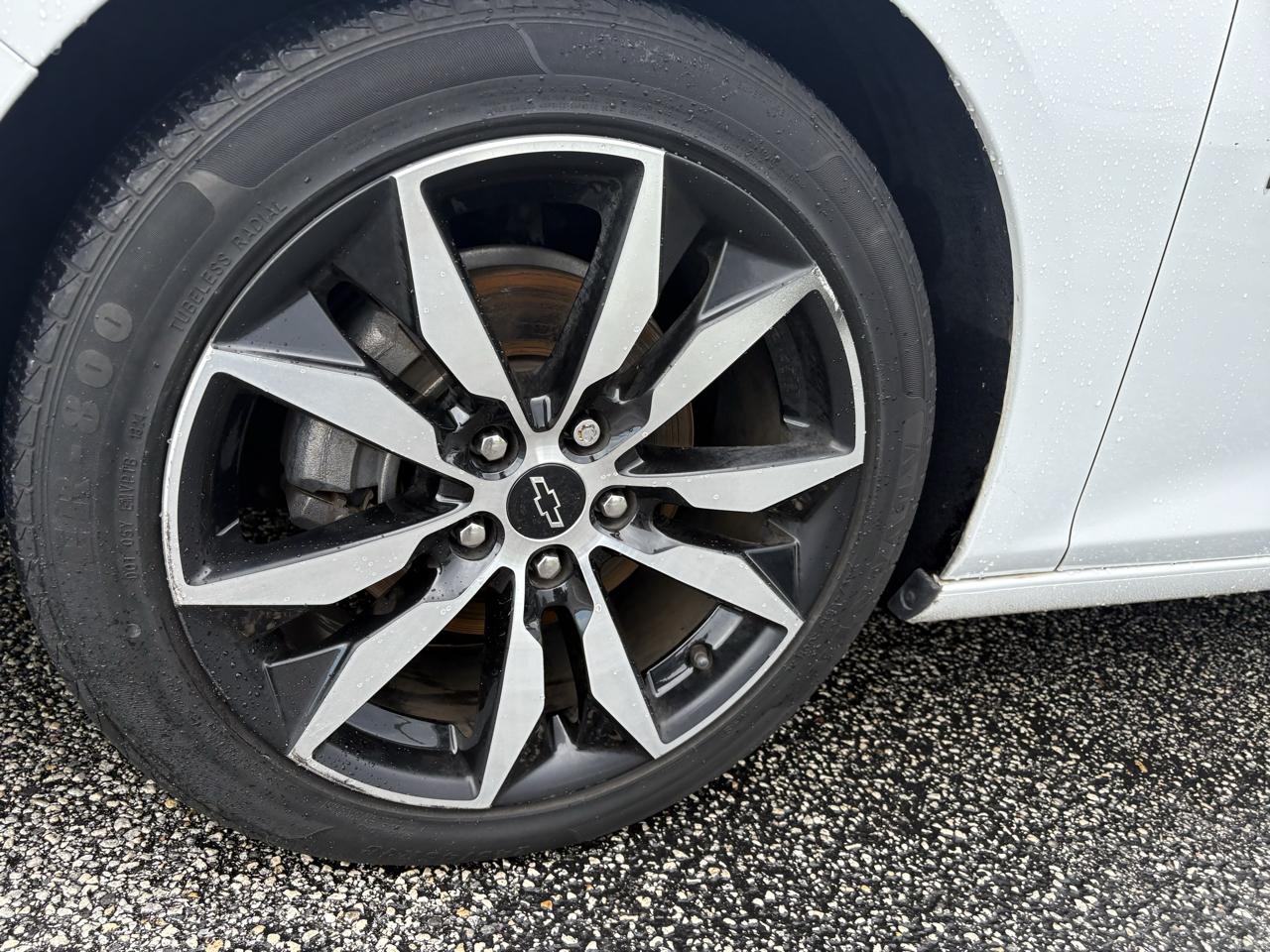 Chevrolet Malibu 4dr Sdn RS 2021