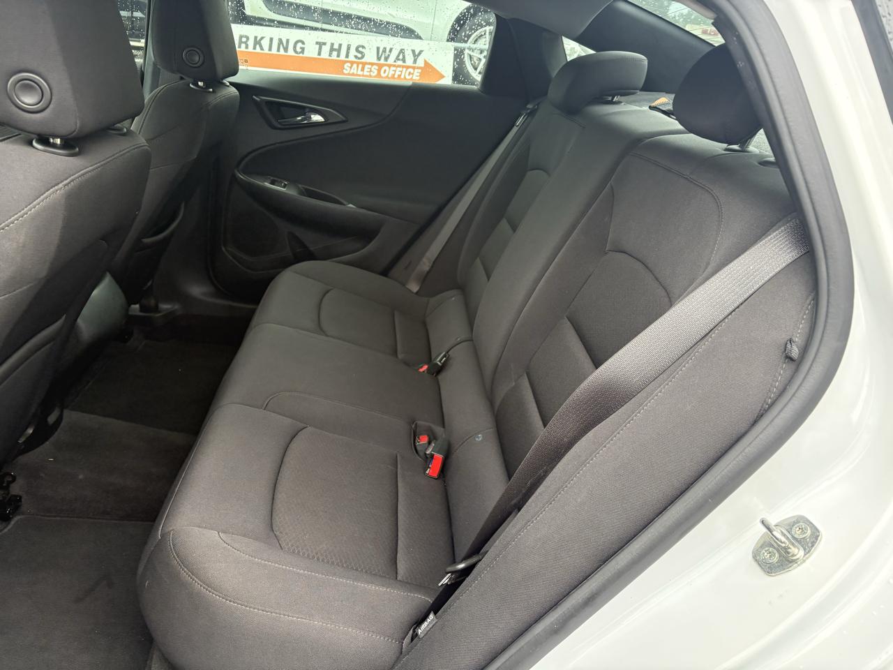 Chevrolet Malibu 4dr Sdn RS 2021