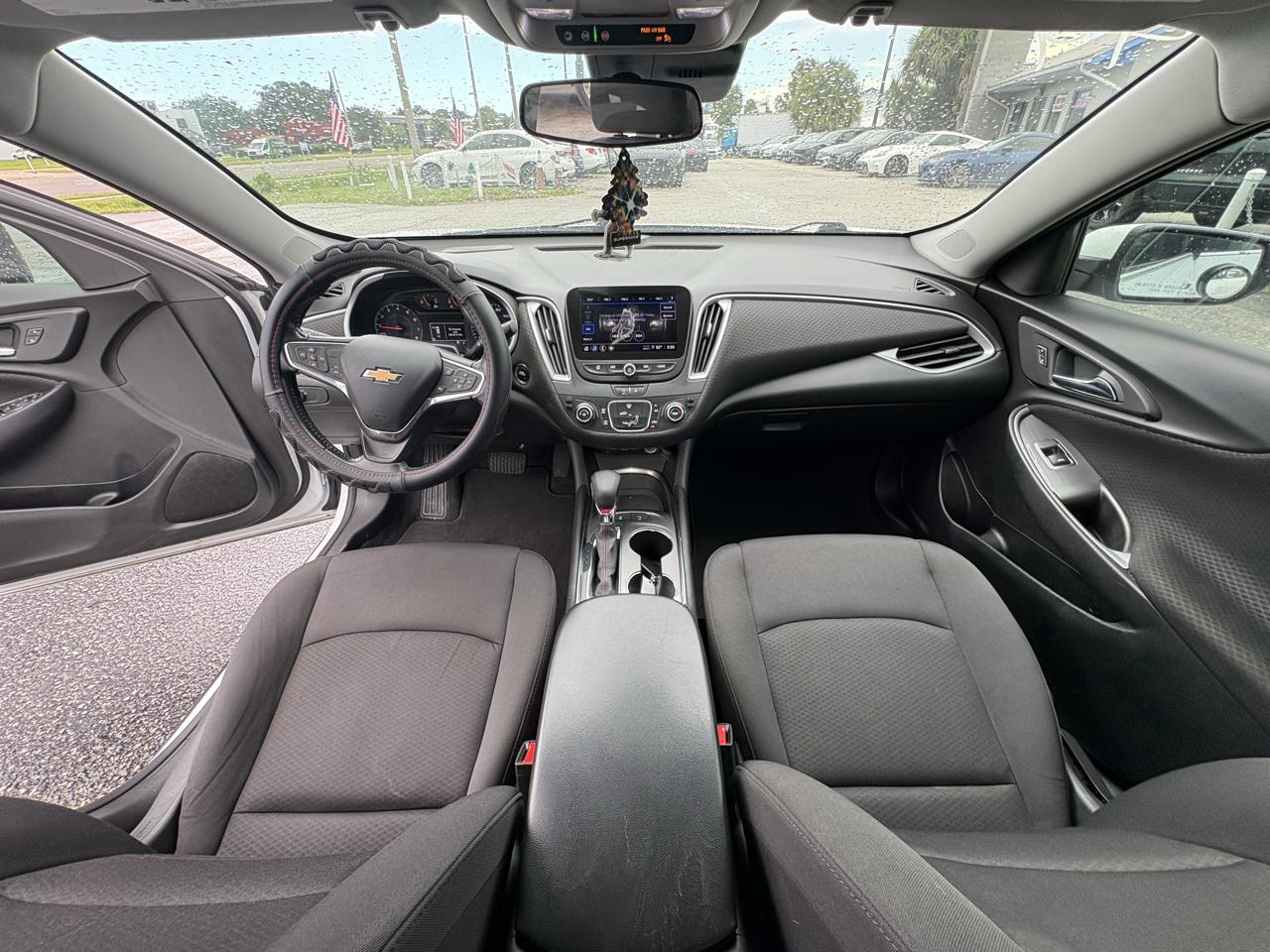 Chevrolet Malibu 4dr Sdn RS 2021