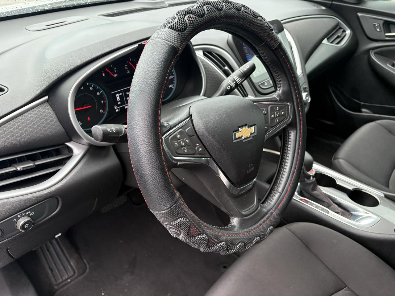 Chevrolet Malibu 4dr Sdn RS 2021