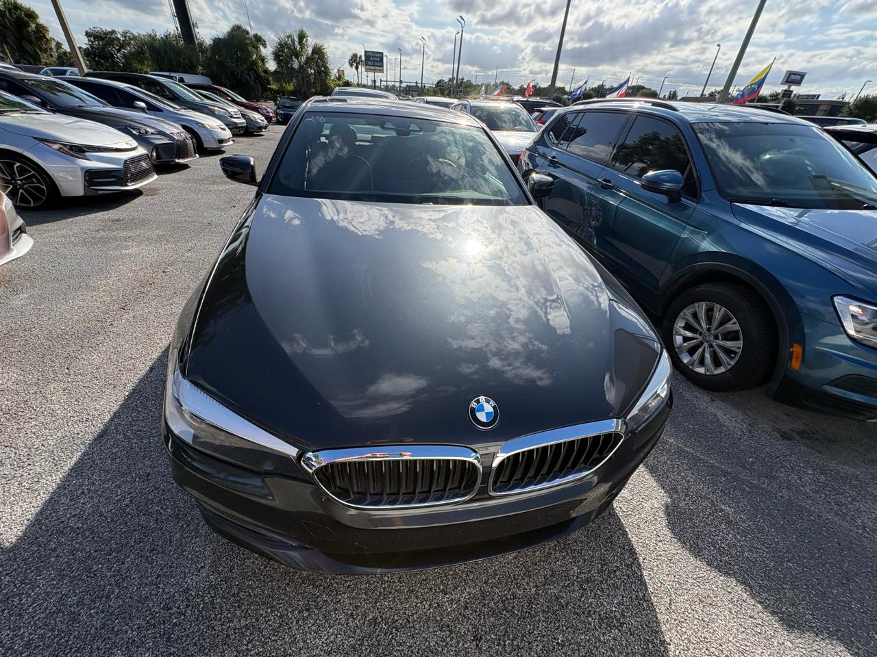 BMW 5-Series 530i 2019