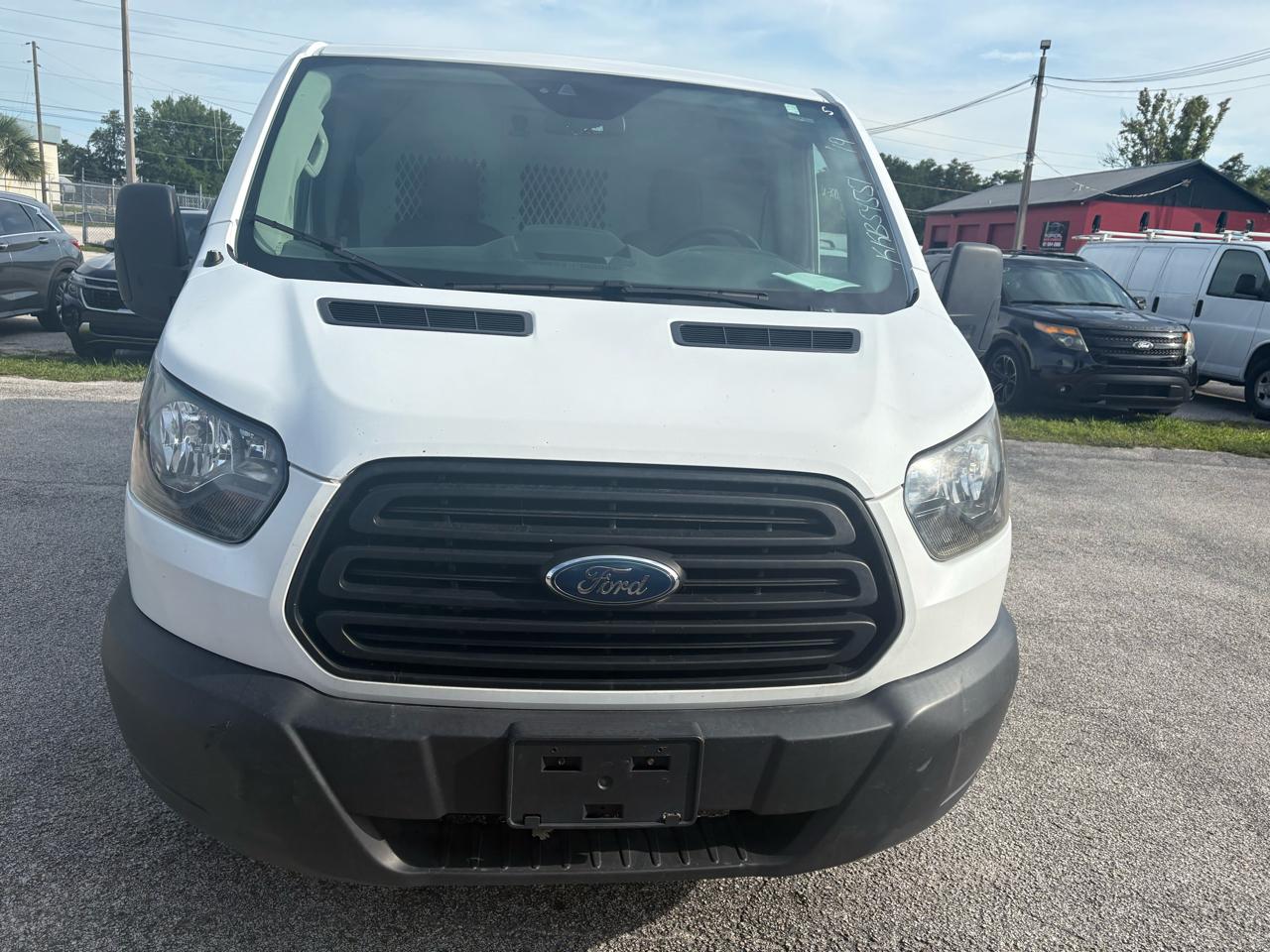 Ford Transit T-250 148" Low Rf 9000 GVWR Swing-Out RH Dr 2019