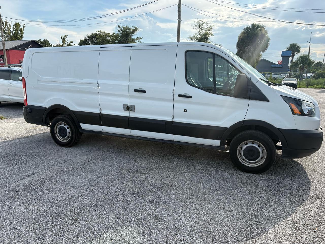 Ford Transit T-250 148" Low Rf 9000 GVWR Swing-Out RH Dr 2019