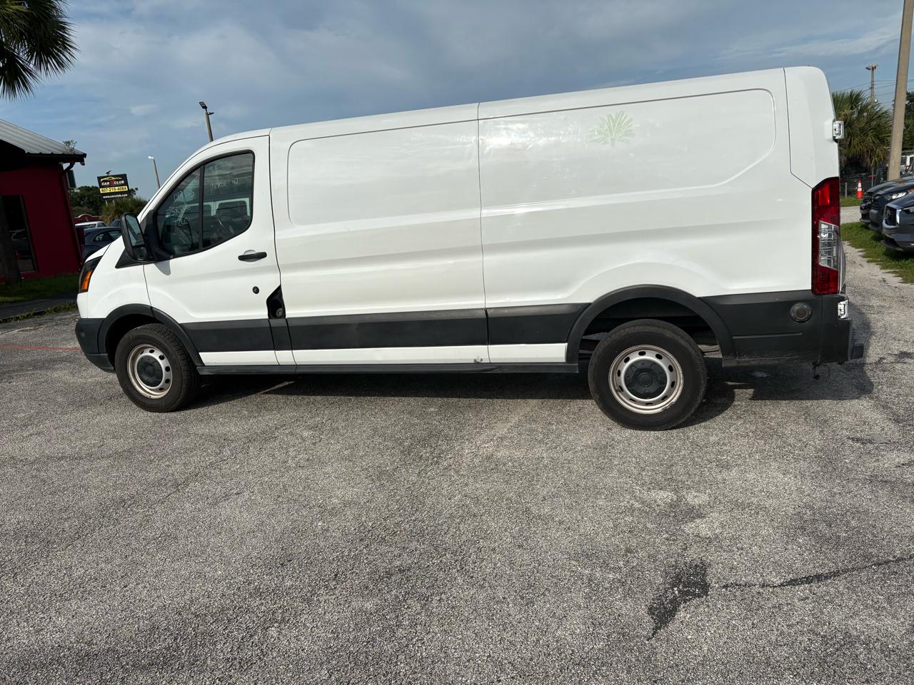 Ford Transit T-250 148" Low Rf 9000 GVWR Swing-Out RH Dr 2019