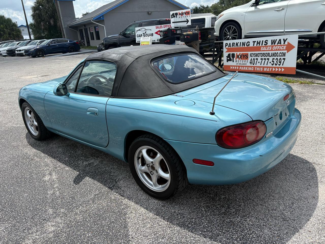Mazda MX-5 Miata 2dr Conv SE Special Edition 2001