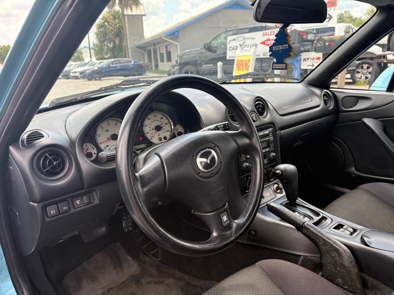 Mazda MX-5 Miata 2dr Conv SE Special Edition 2001
