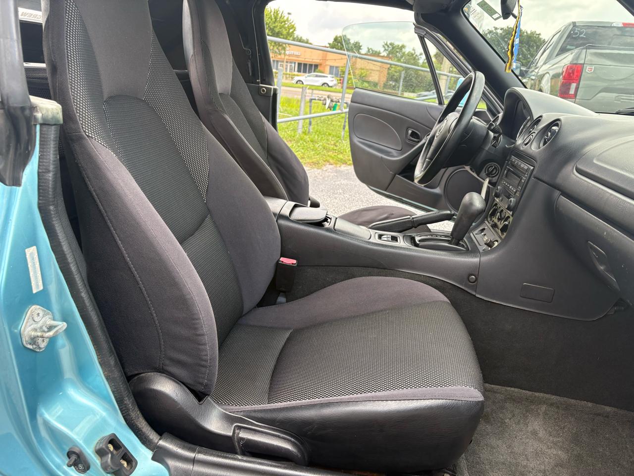 Mazda MX-5 Miata 2dr Conv SE Special Edition 2001