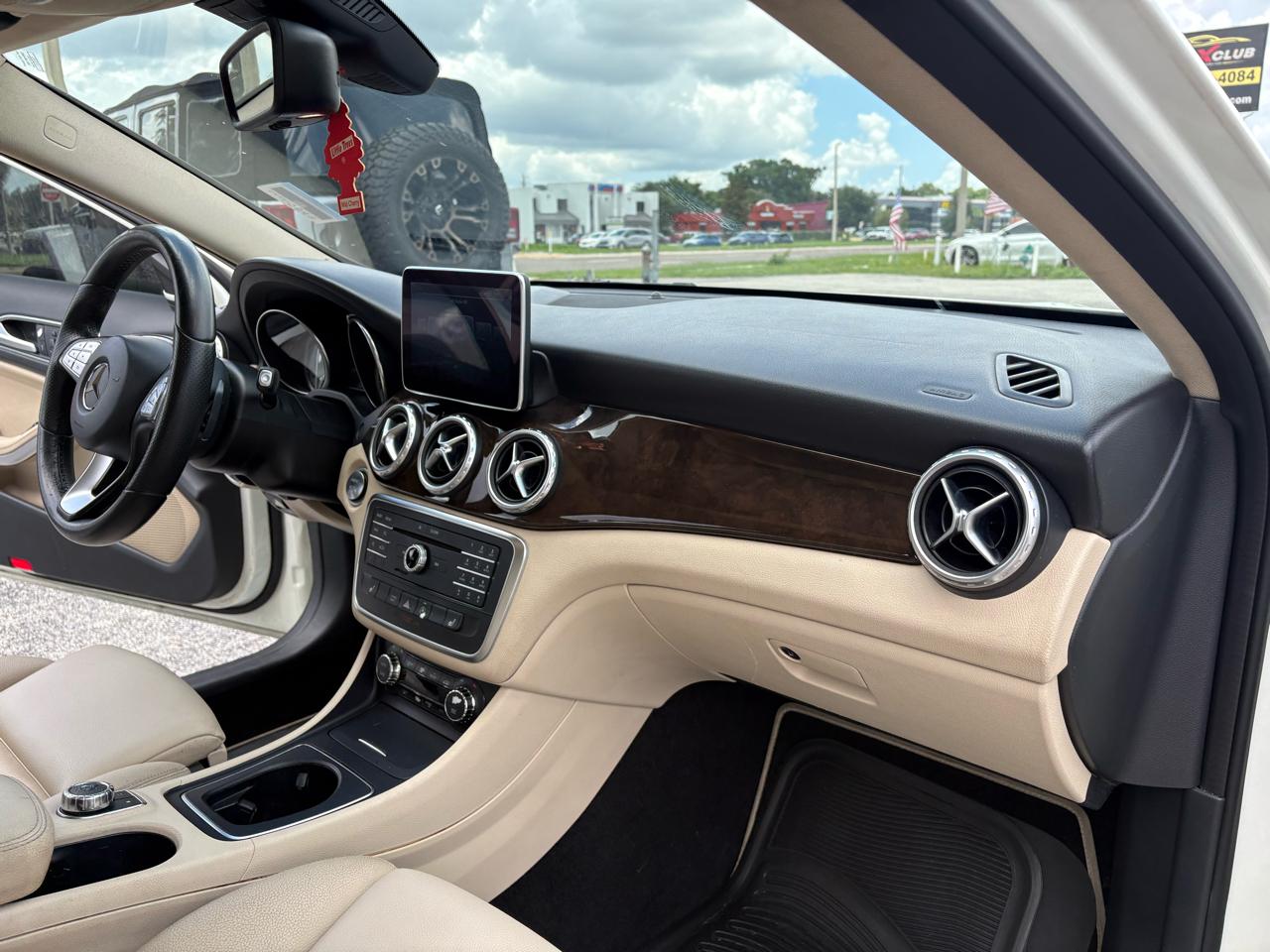 Mercedes-Benz GLA FWD 4dr GLA 250 2016