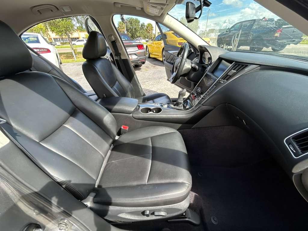 Infiniti Q50 3.0t PURE RWD 2021