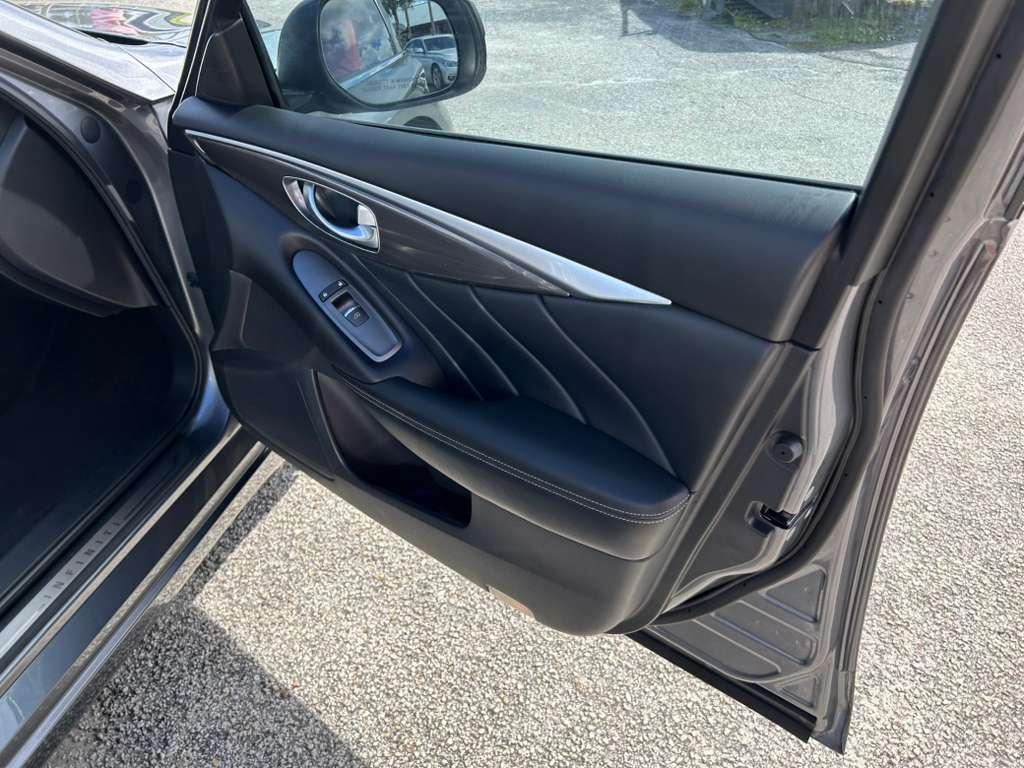Infiniti Q50 3.0t PURE RWD 2021