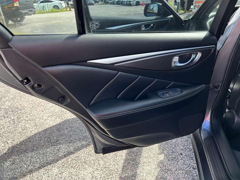 Infiniti Q50 3.0t PURE RWD 2021