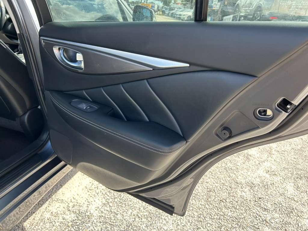 Infiniti Q50 3.0t PURE RWD 2021
