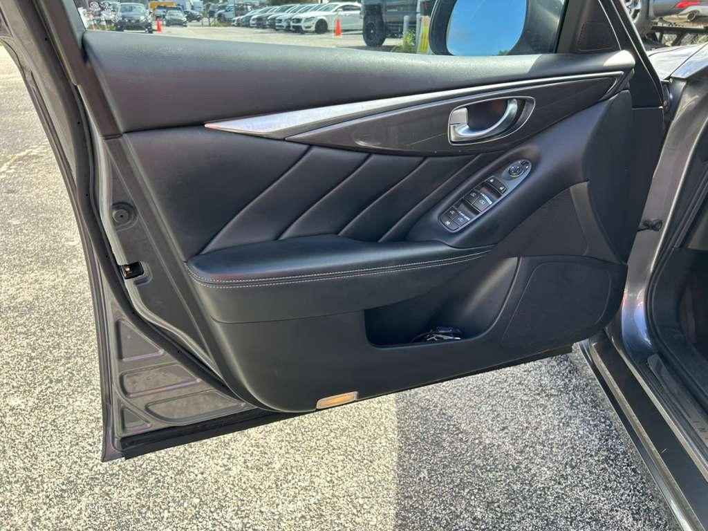 Infiniti Q50 3.0t PURE RWD 2021