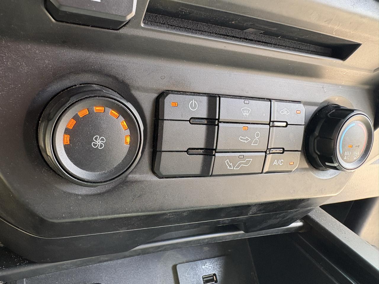 Ford F-150 2WD SuperCrew 157" Lariat 2016