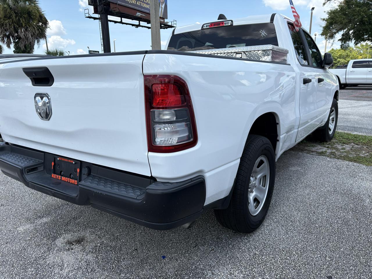 RAM 1500 Big Horn 4x2 Quad Cab 6'4" Box 2021