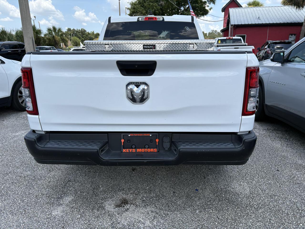 RAM 1500 Big Horn 4x2 Quad Cab 6'4" Box 2021