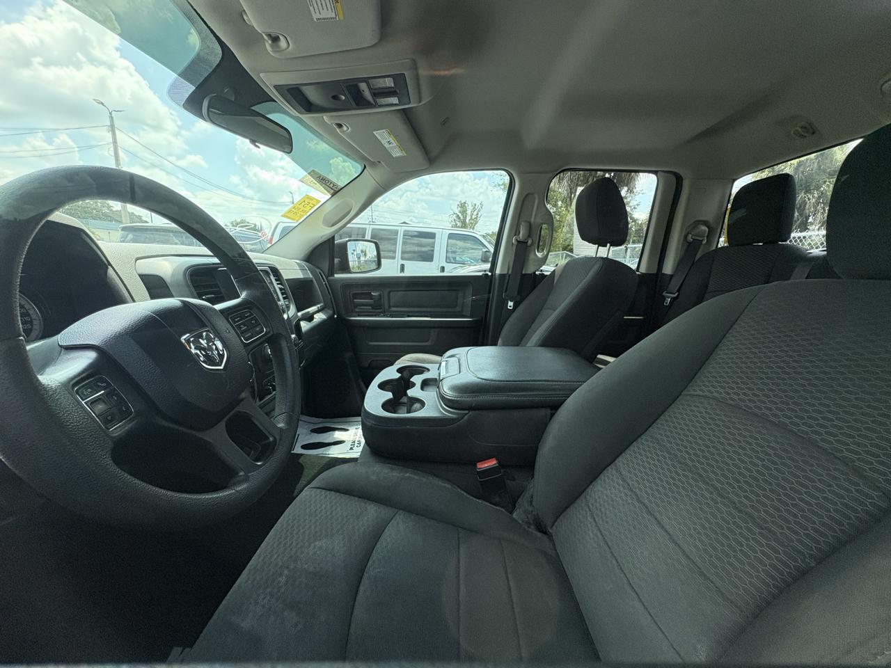 RAM 1500 Express 4x4 Quad Cab 6'4" Box 2018