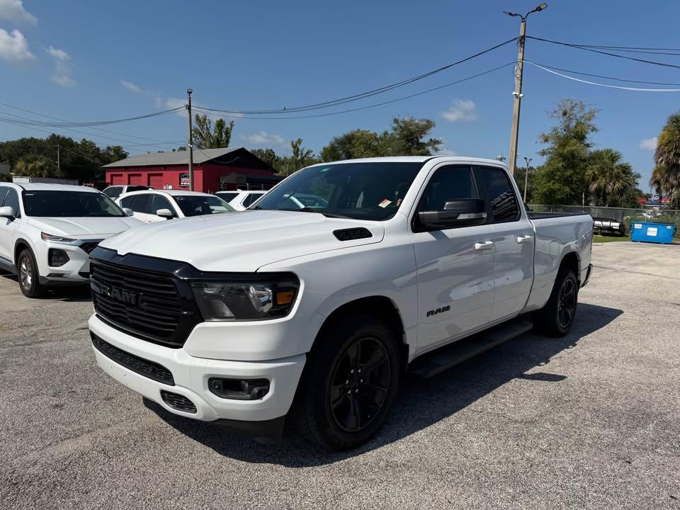 RAM 1500 Classic SLT 4x2 Crew Cab 6'4" Box 2019