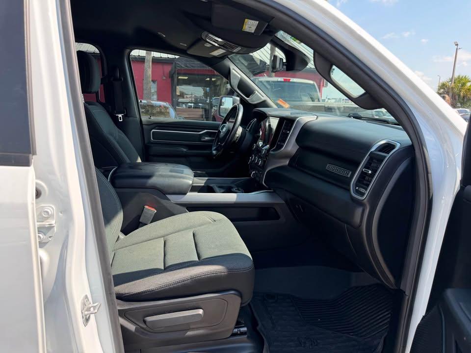 RAM 1500 Classic SLT 4x2 Crew Cab 6'4" Box 2019