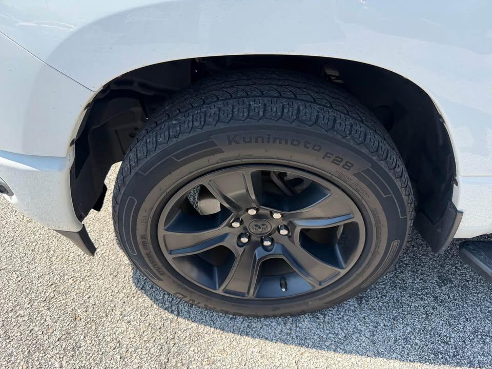 RAM 1500 Classic SLT 4x2 Crew Cab 6'4" Box 2019