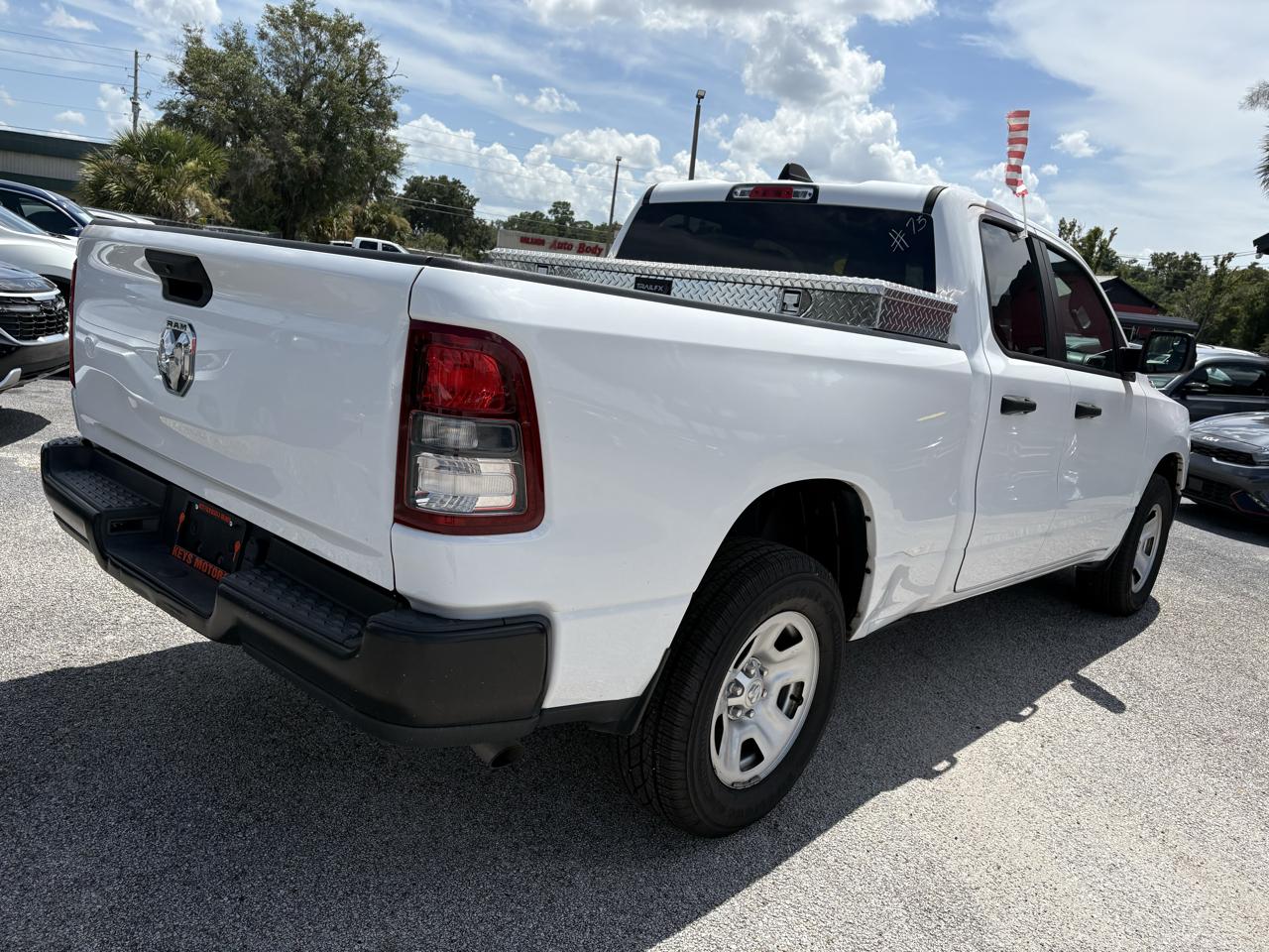 RAM 1500 Tradesman 4x2 Quad Cab 6'4" Box 2023