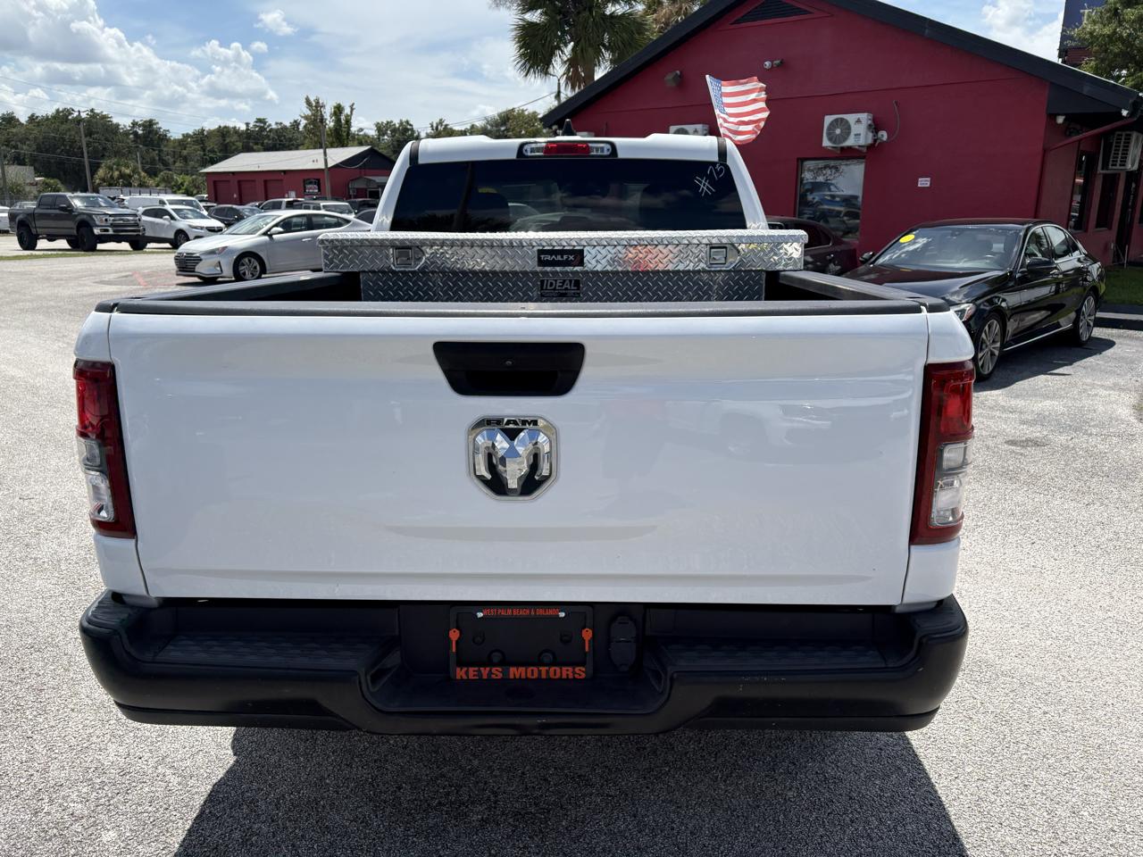 RAM 1500 Tradesman 4x2 Quad Cab 6'4" Box 2023