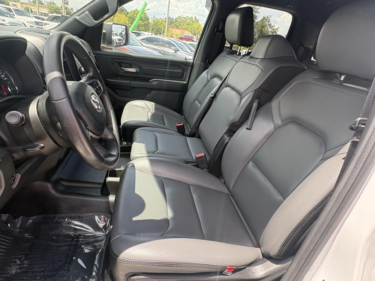RAM 1500 Tradesman 4x2 Quad Cab 6'4" Box 2023