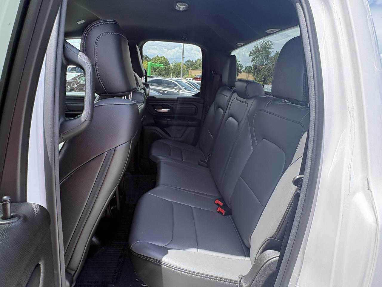RAM 1500 Tradesman 4x2 Quad Cab 6'4" Box 2023