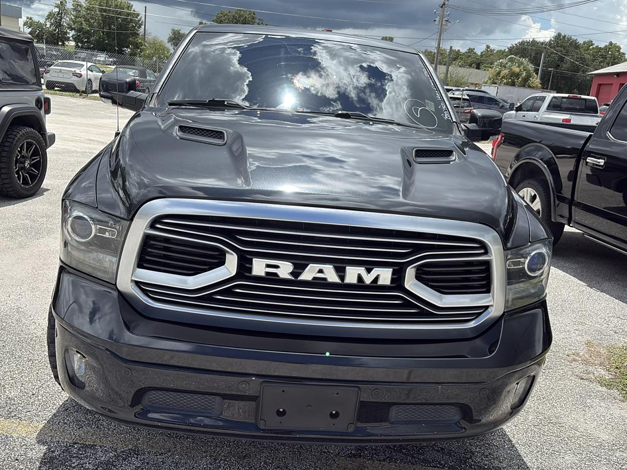 RAM 1500 Limited 4x4 Crew Cab 5'7" Box *Ltd Avail* 2018