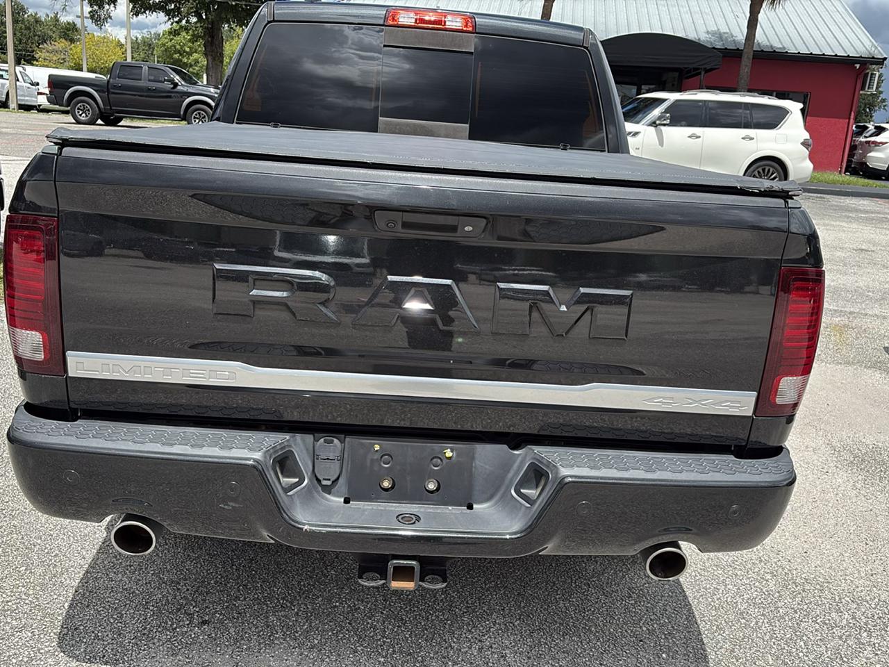 RAM 1500 Limited 4x4 Crew Cab 5'7" Box *Ltd Avail* 2018