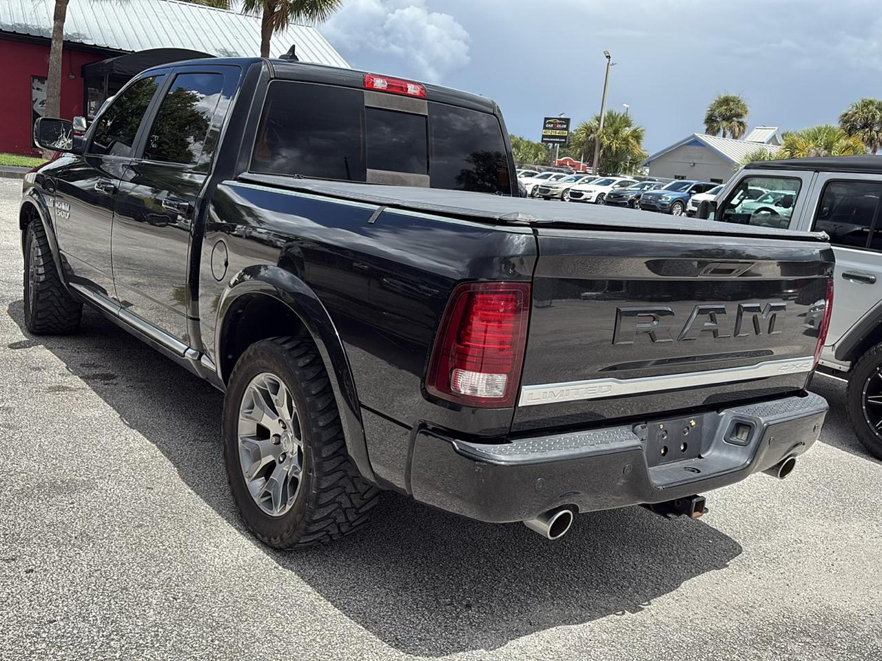 RAM 1500 Limited 4x4 Crew Cab 5'7" Box *Ltd Avail* 2018