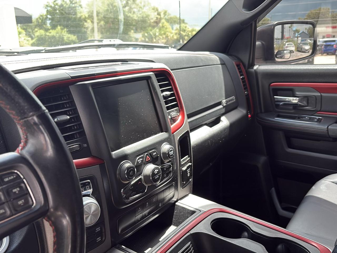 RAM 1500 4WD Crew Cab 140.5" Rebel 2016
