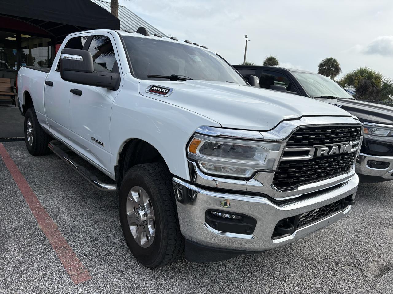 RAM 2500 Big Horn 4x4 Crew Cab 6'4" Box 2023