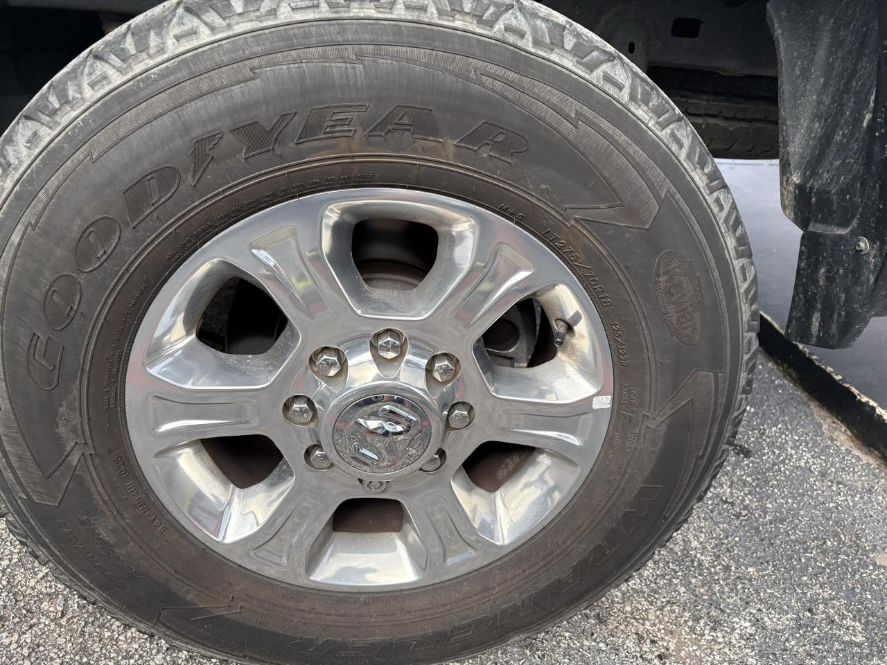 RAM 2500 Big Horn 4x4 Crew Cab 6'4" Box 2023