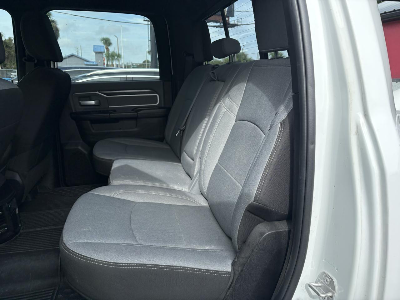 RAM 2500 Big Horn 4x4 Crew Cab 6'4" Box 2023